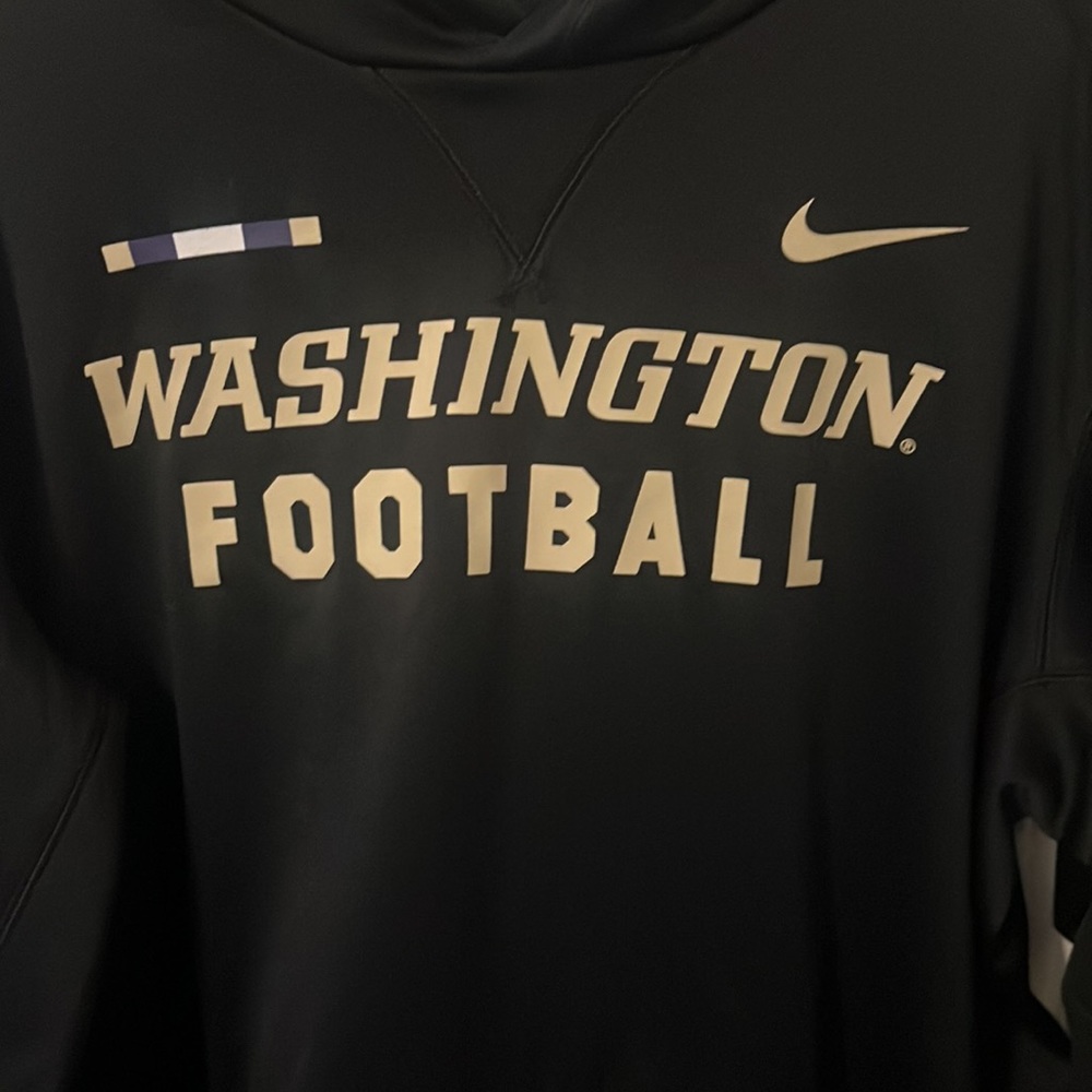 Washington Huskies Nike Dri Fit Football hoodie - Picture 2 of 4